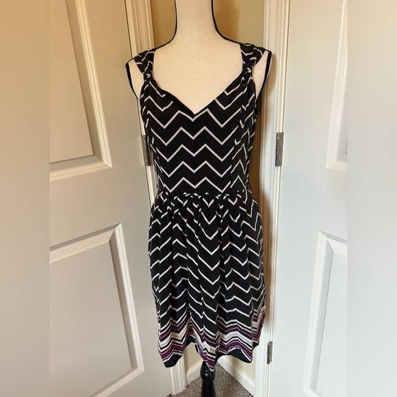 Chevron Patterned Black and White Dress - Picture 1 of 8